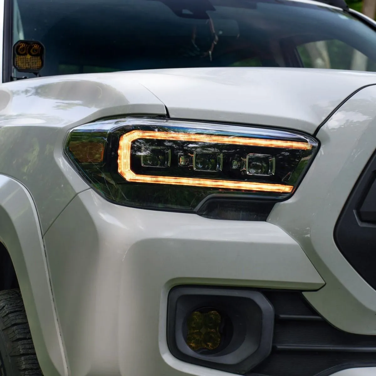 2016-2023 Toyota Tacoma Sequential LED Projector Headlights (Amber DRL)