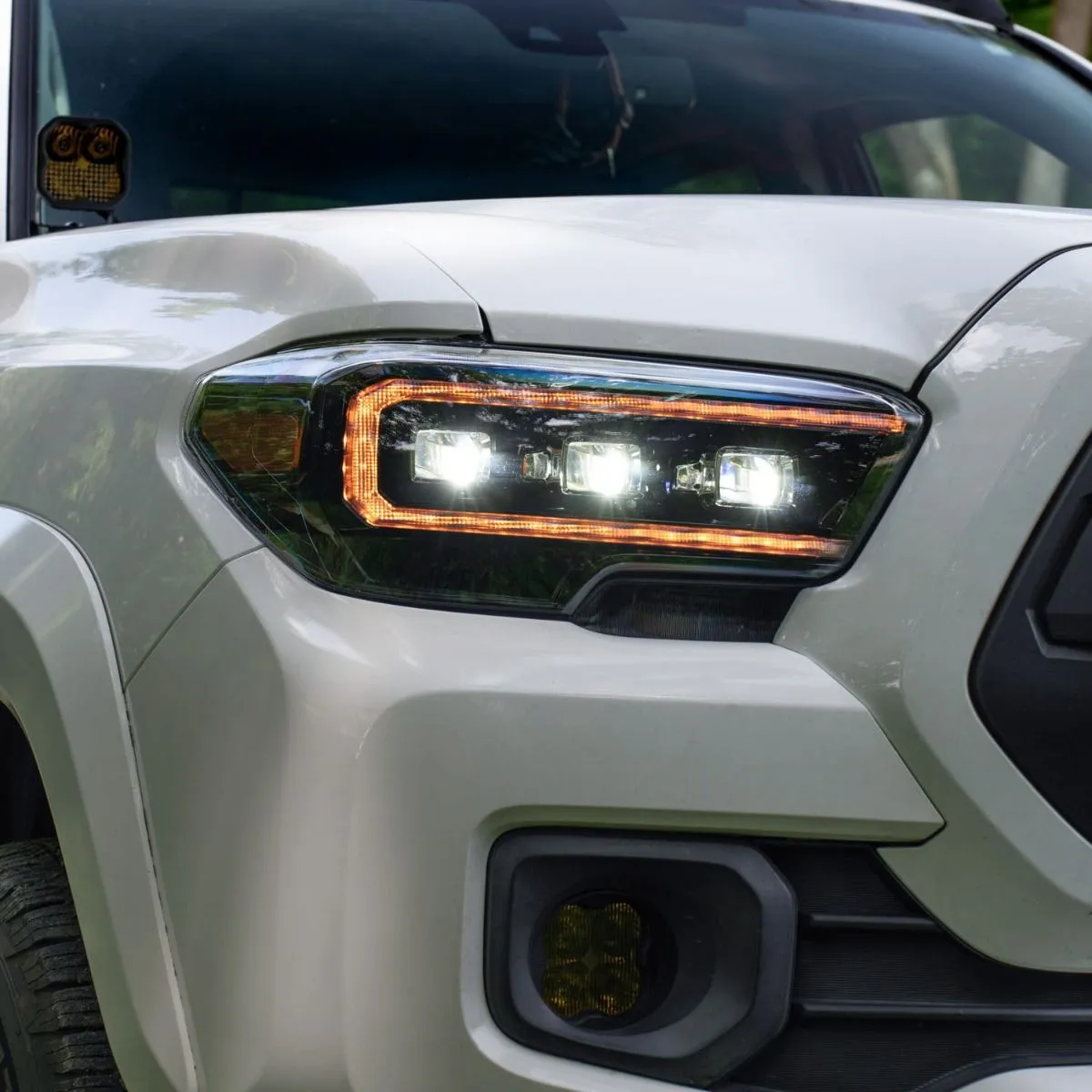 2016-2023 Toyota Tacoma Sequential LED Projector Headlights (Amber DRL)