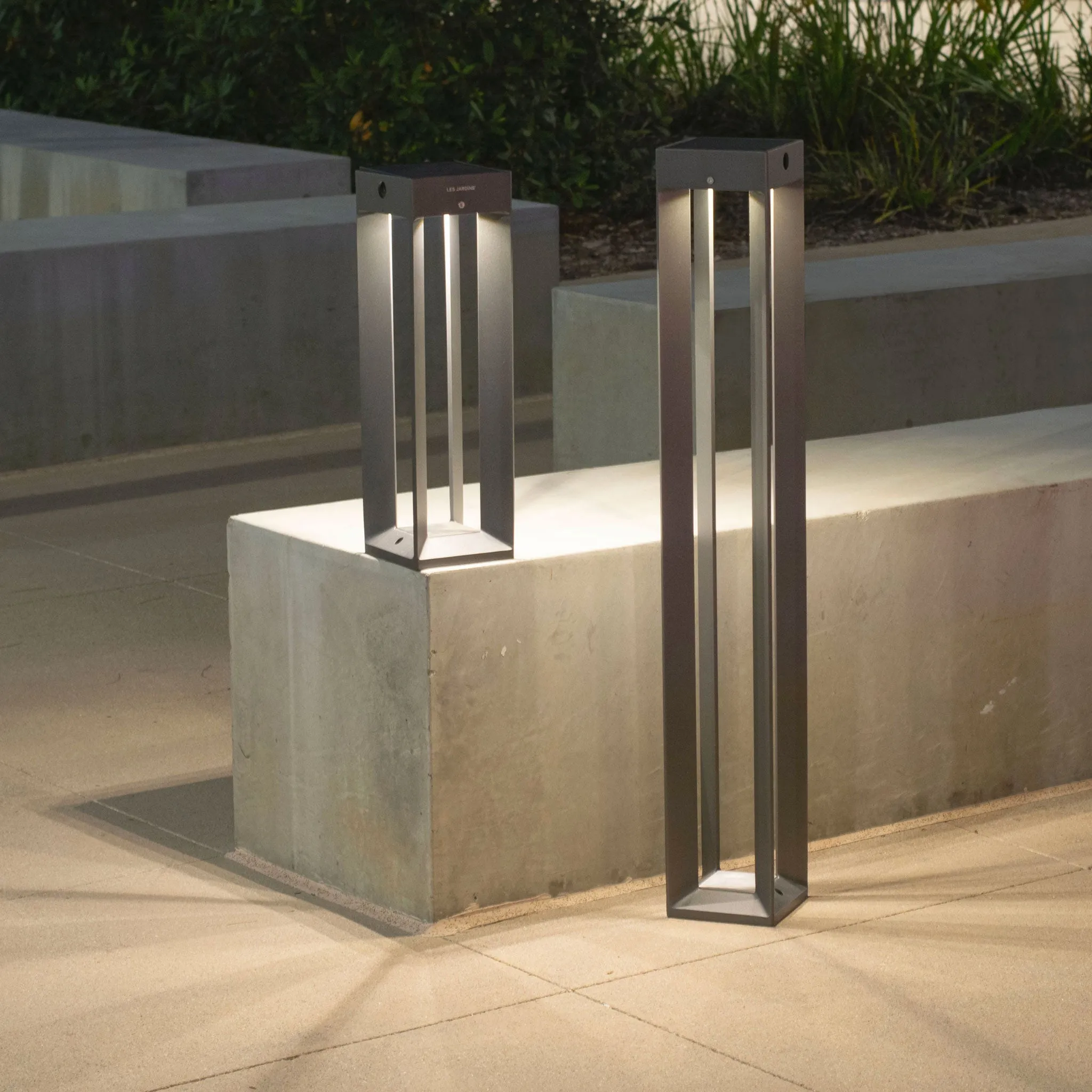 Faro Solar Outdoor Pathway Light