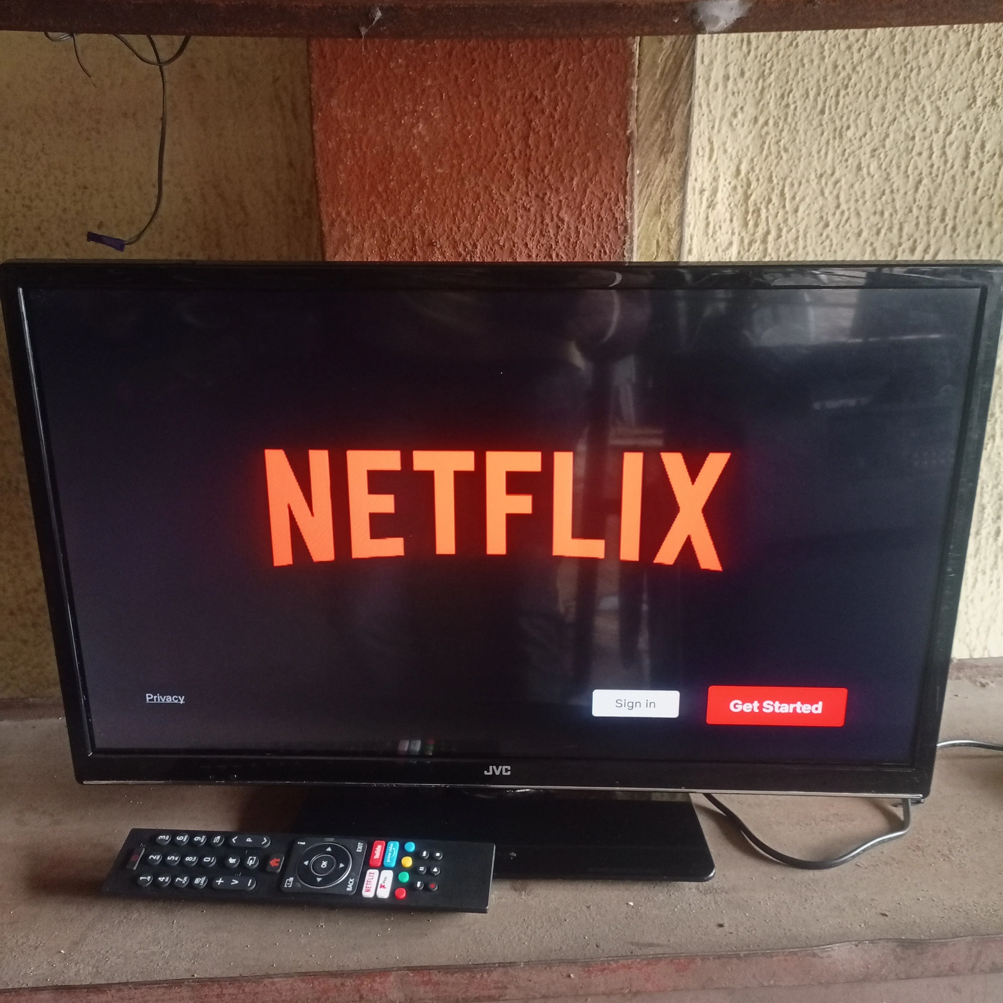 JVC 24 inch LT-24C685 Smart Full HD LED TV (DVD Combo)   Built-in WiFi, Netflix - Foreign Used