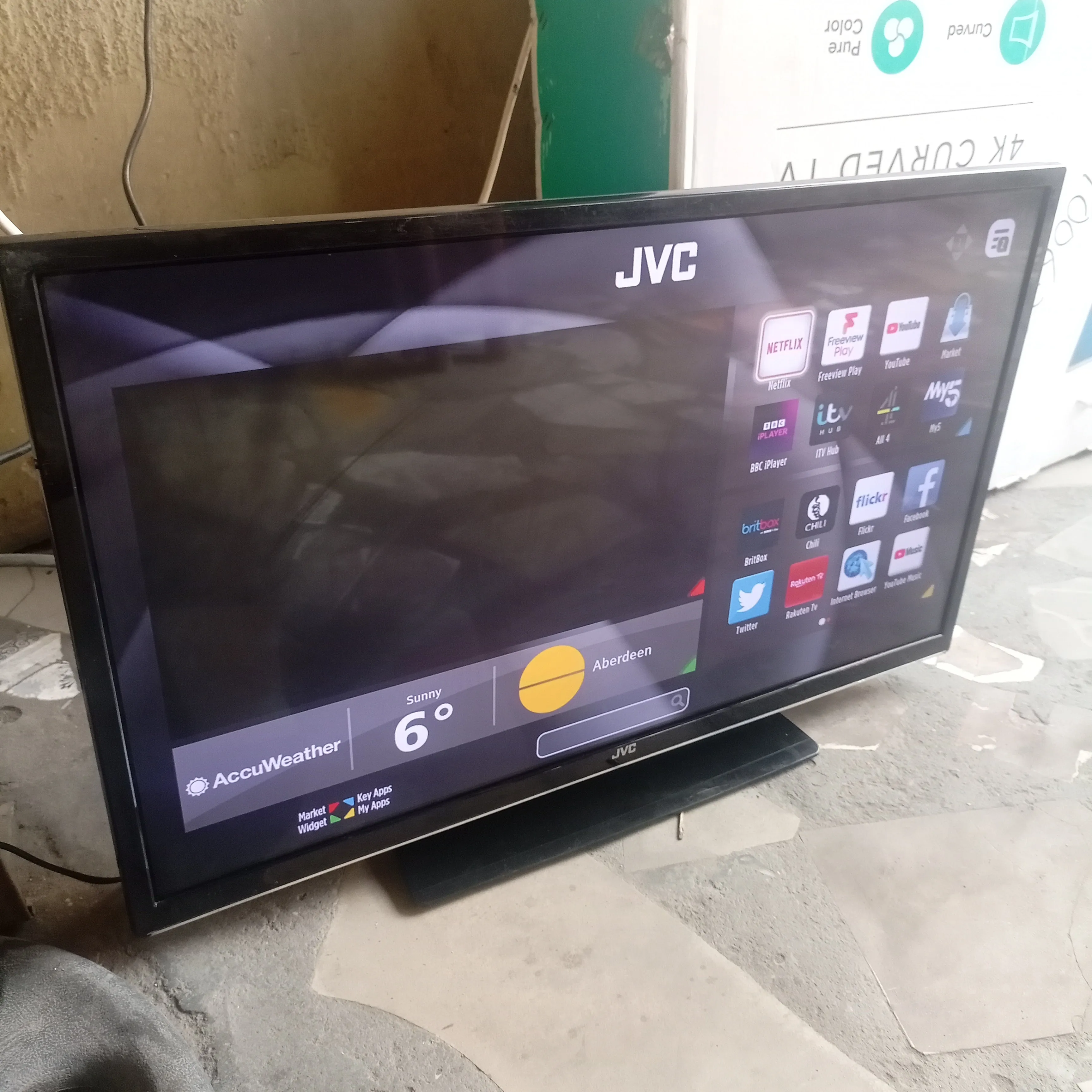 JVC 32 Inch LT-32TW51J Built-in WiFi Smart Full HD LED TV (Netflix, YouTube) - London Used
