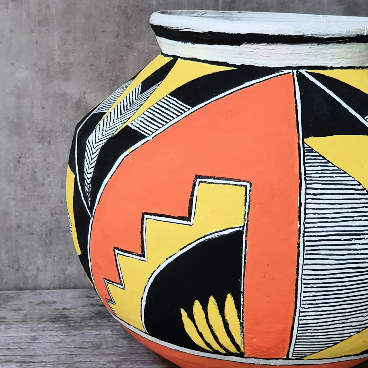 Large Ethnic Leaf Pattern Terracotta Pot