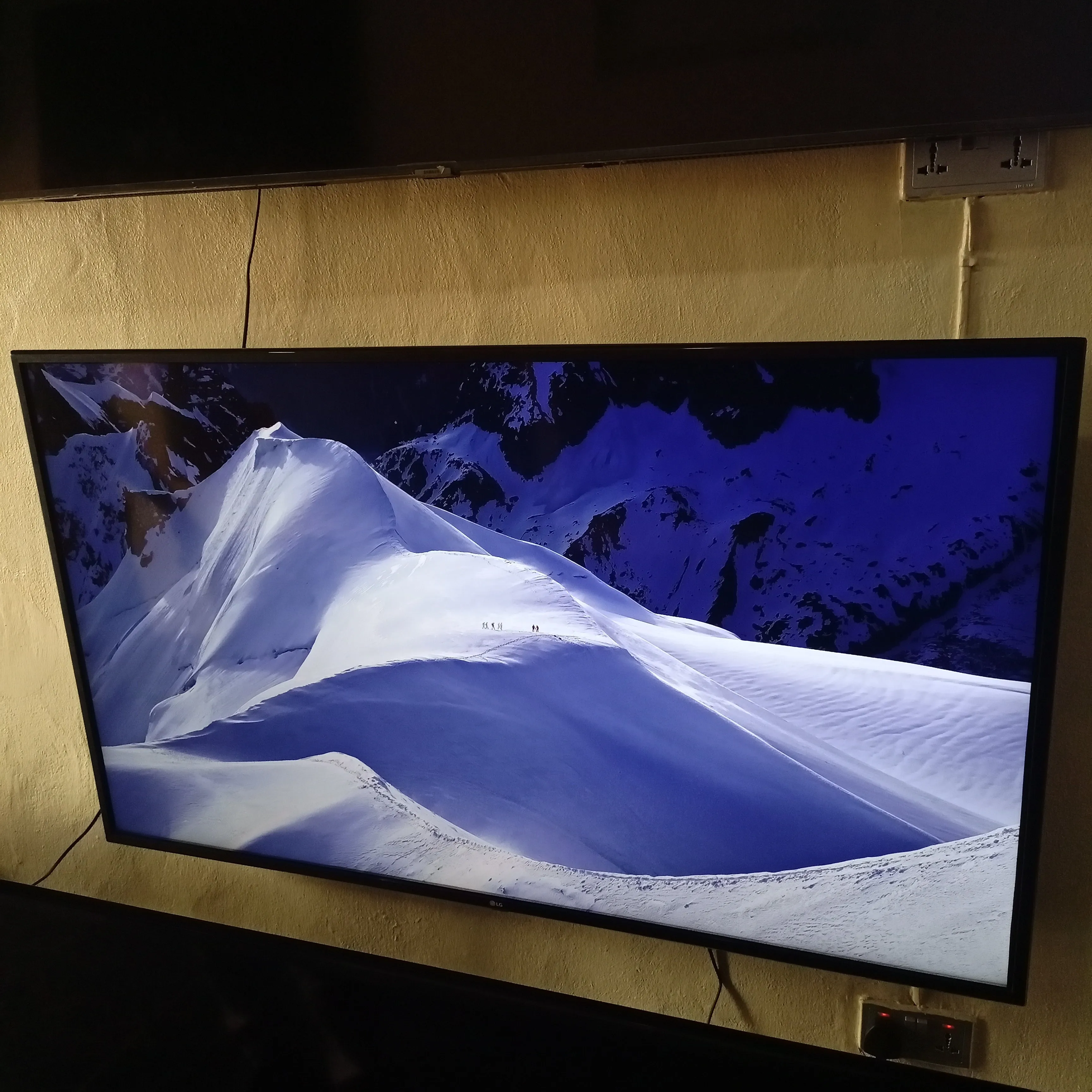 LG 60 Inch 60UJ630V webOS 4K UHD HDR IPS Bluetooth Smart TV - UK Used