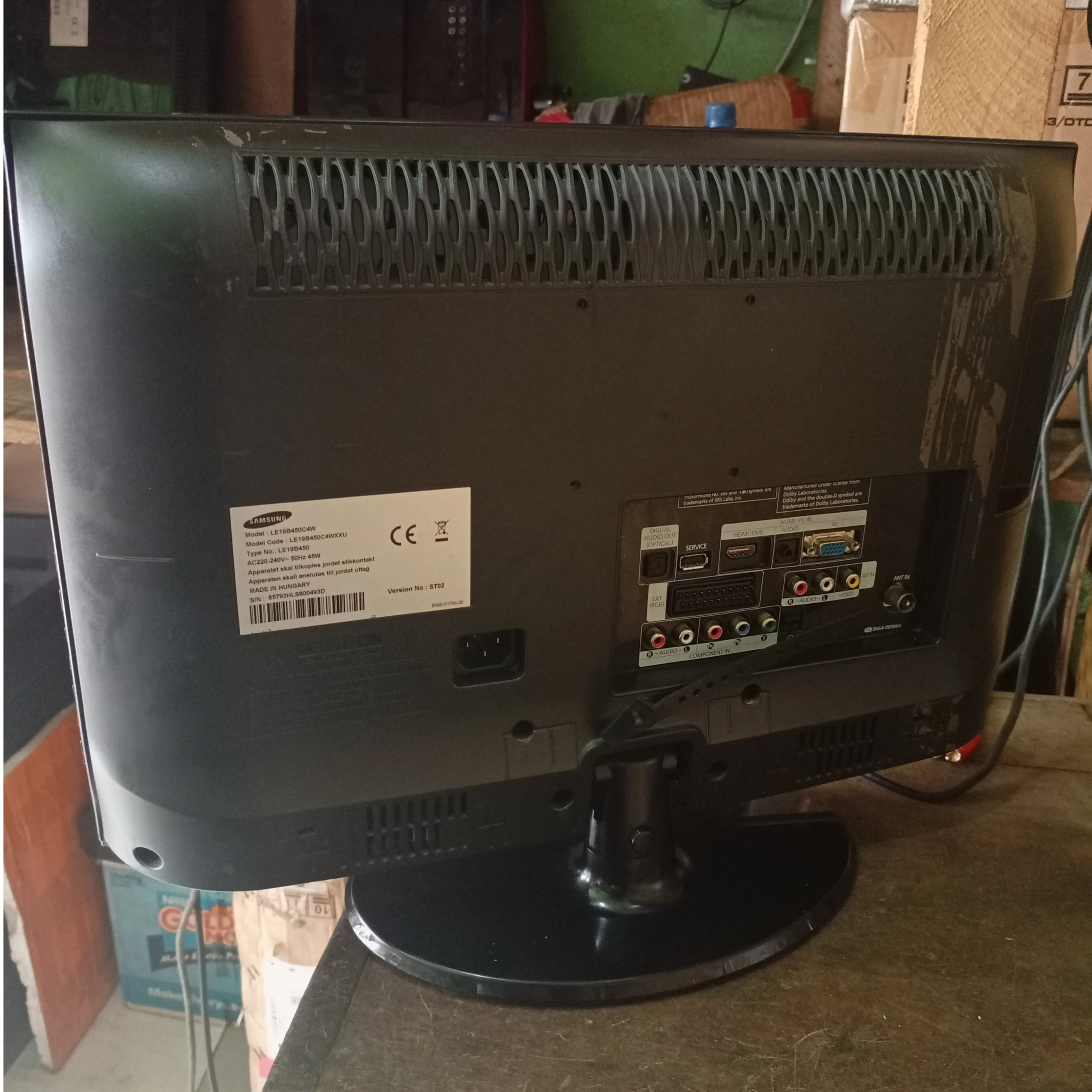 SAMSUNG 19 Inch LE19B450C4W LCD TV - London Used