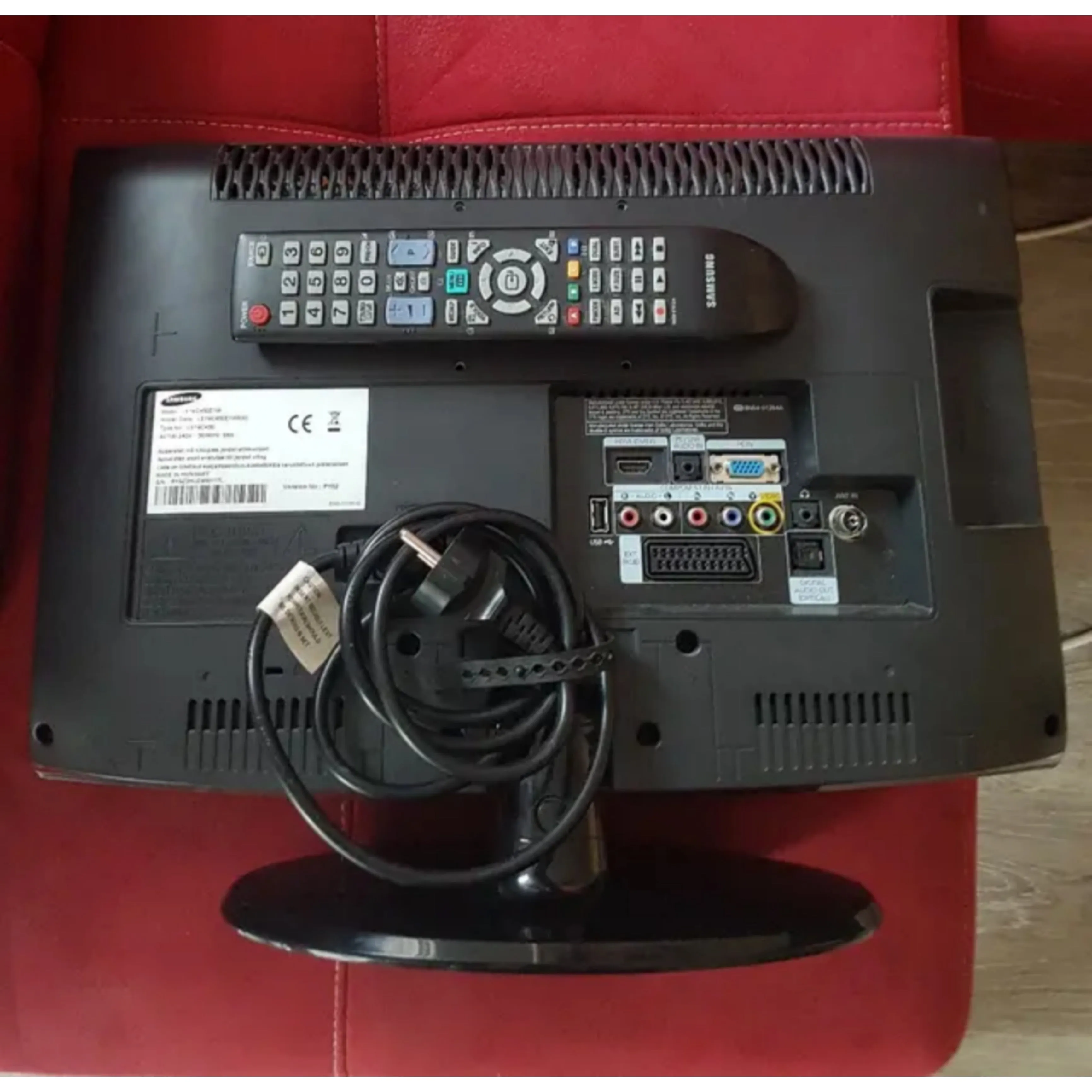 SAMSUNG 19 Inch LE19C450E1W LCD TV   USB - London Used