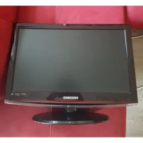 SAMSUNG 19 Inch LE19C450E1W LCD TV   USB - London Used