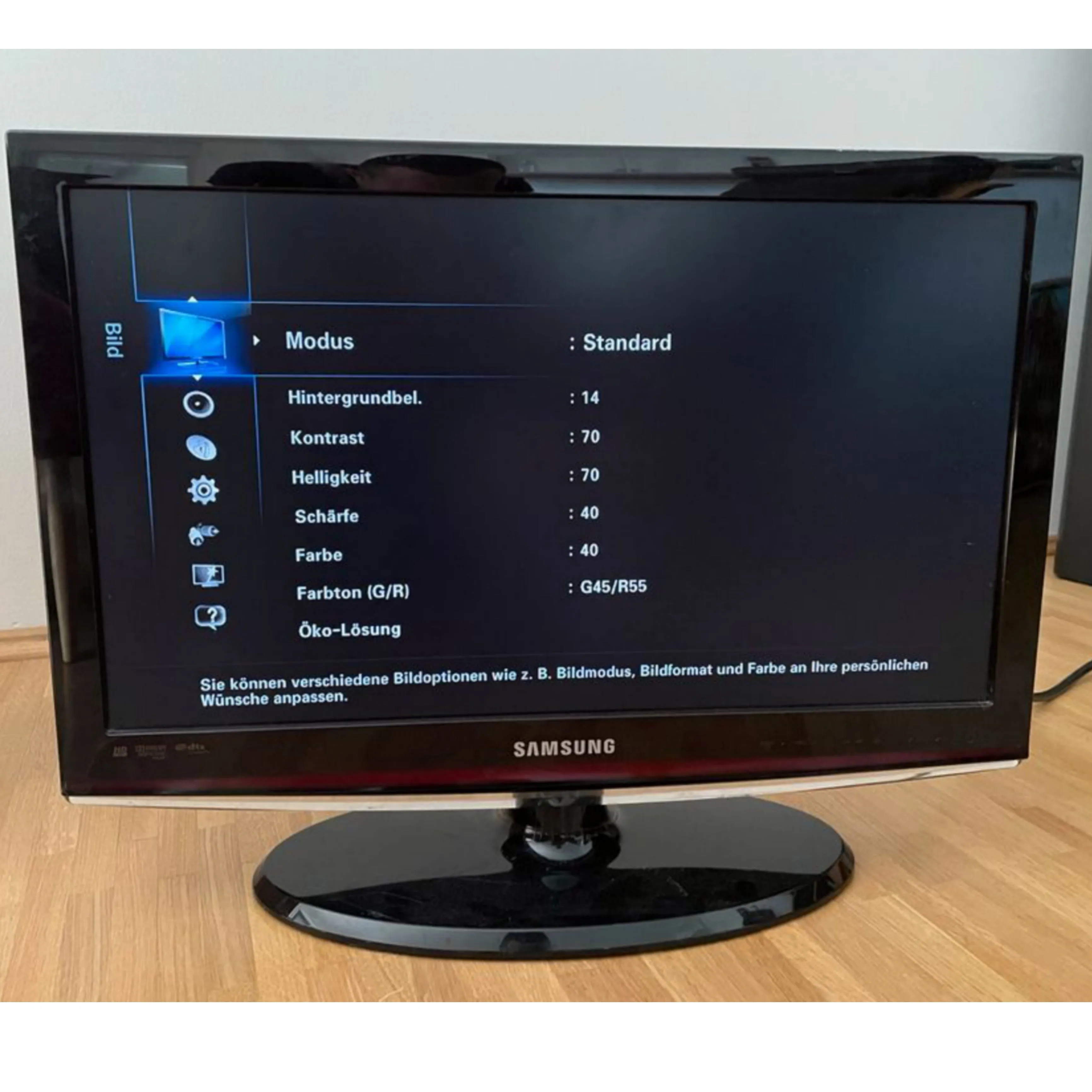 SAMSUNG 22 Inch LE22C450E1W LCD TV   USB - London Used