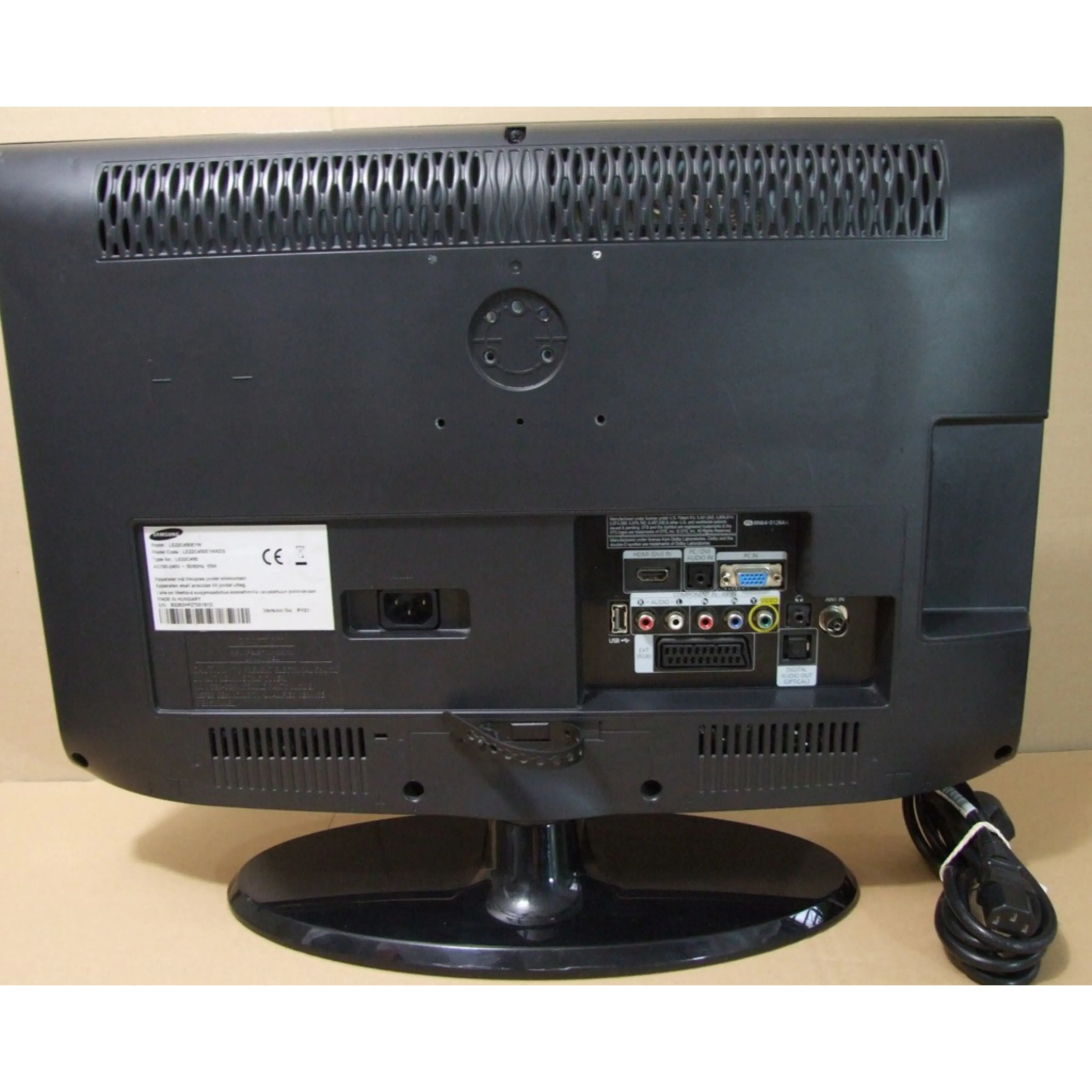 SAMSUNG 22 Inch LE22C450E1W LCD TV   USB - London Used