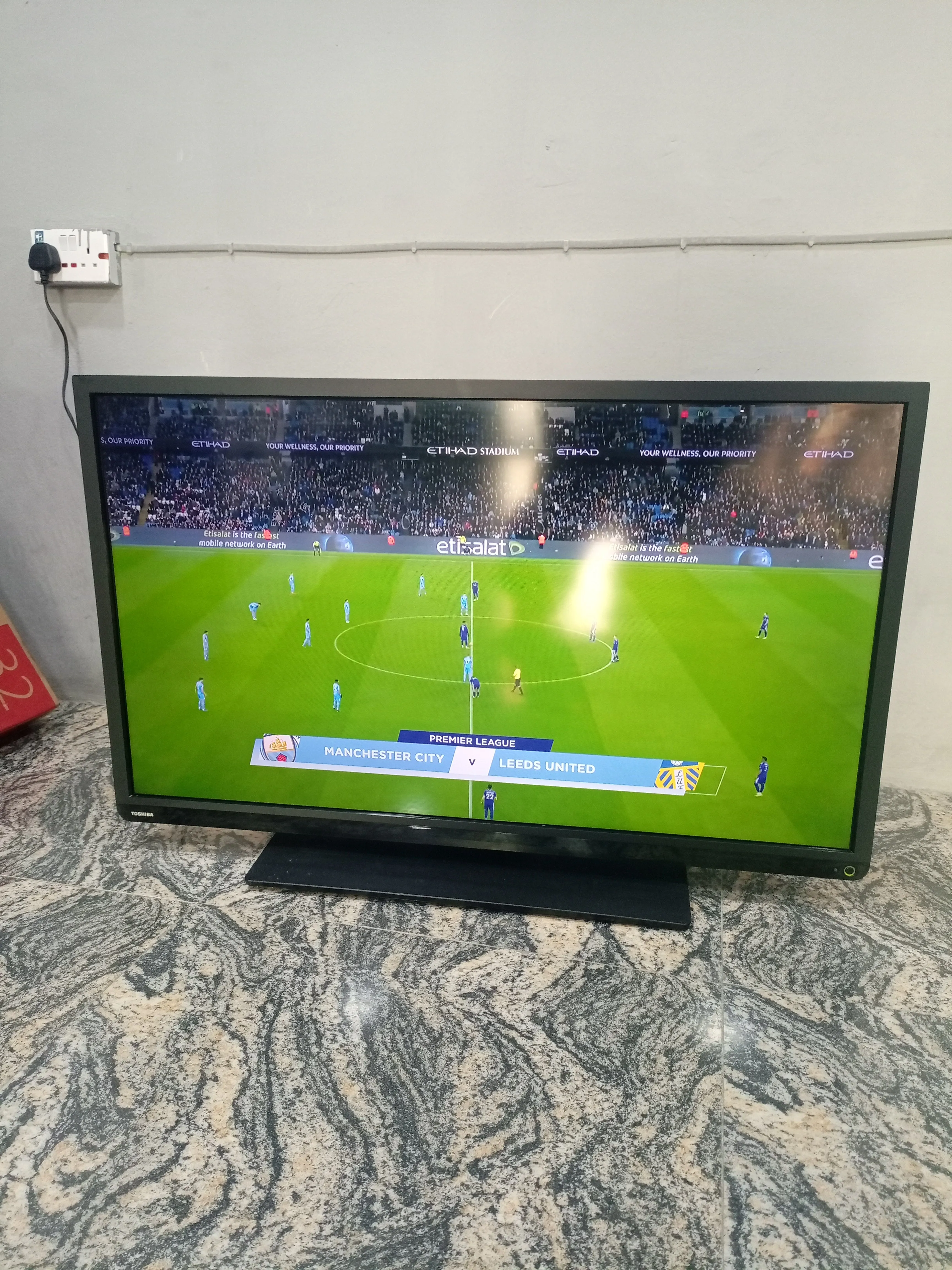 TOSHIBA 40 Inch 40L1333B Full HD LED TV - London Used