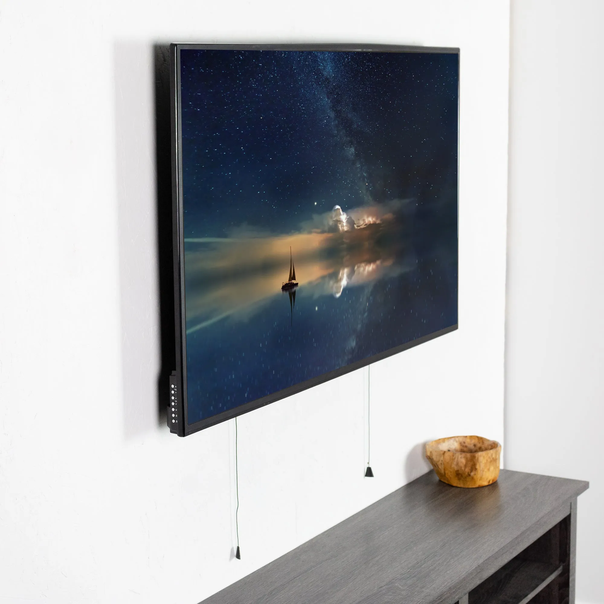 Ultra Heavy Duty Wall Mount for 43" to 90" TVs