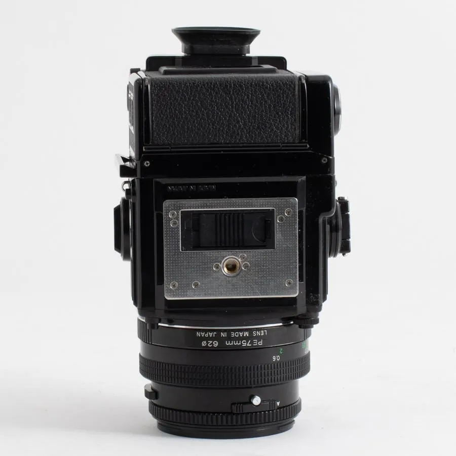 Zenza Bronica ETRSi with 75mm f/2.8 lens No. 7500744