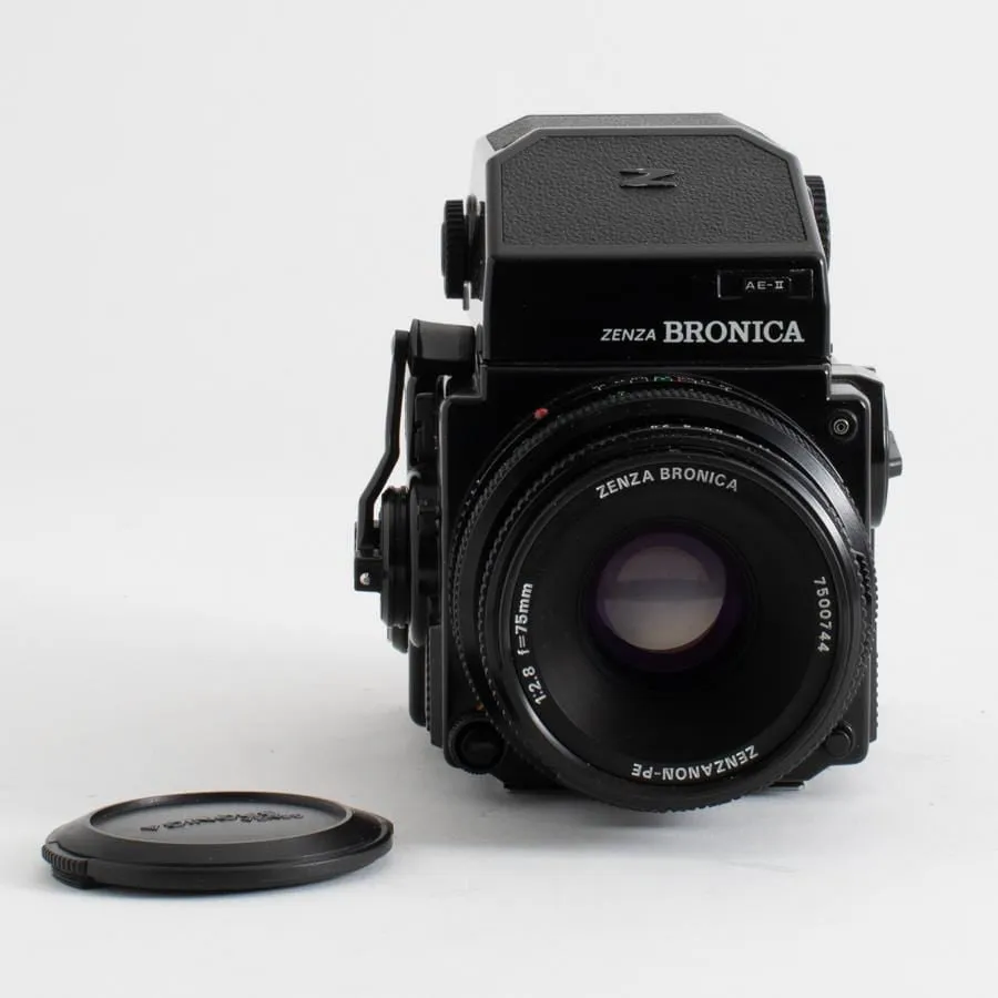 Zenza Bronica ETRSi with 75mm f/2.8 lens No. 7500744